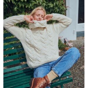 Like new Kinsale Cable Aran Woolen Mills Merino Wool Sweater